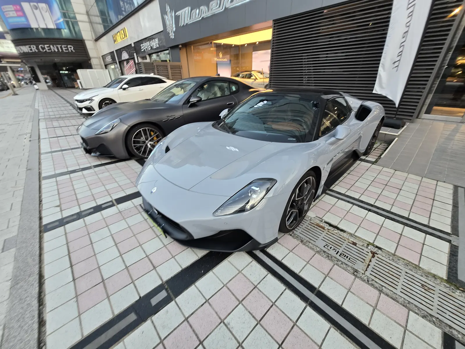 Maserati MC20 사진 1