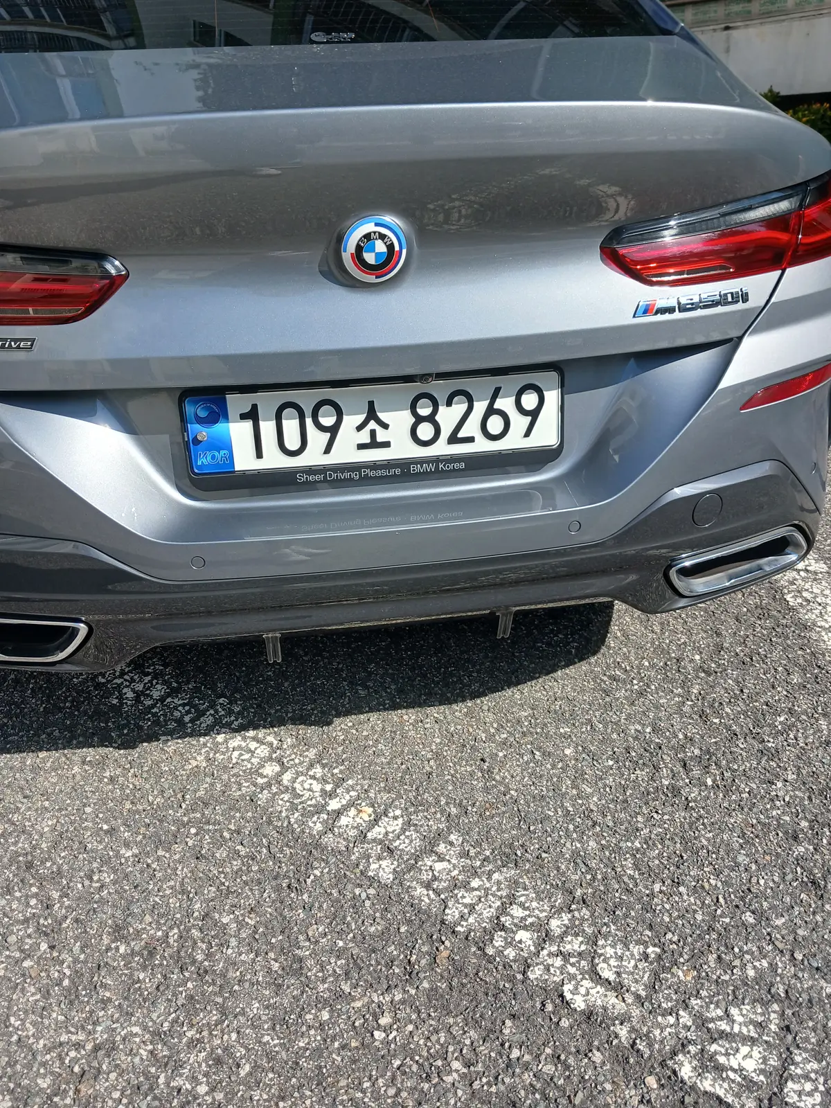 BMW 8 Series 사진 1
