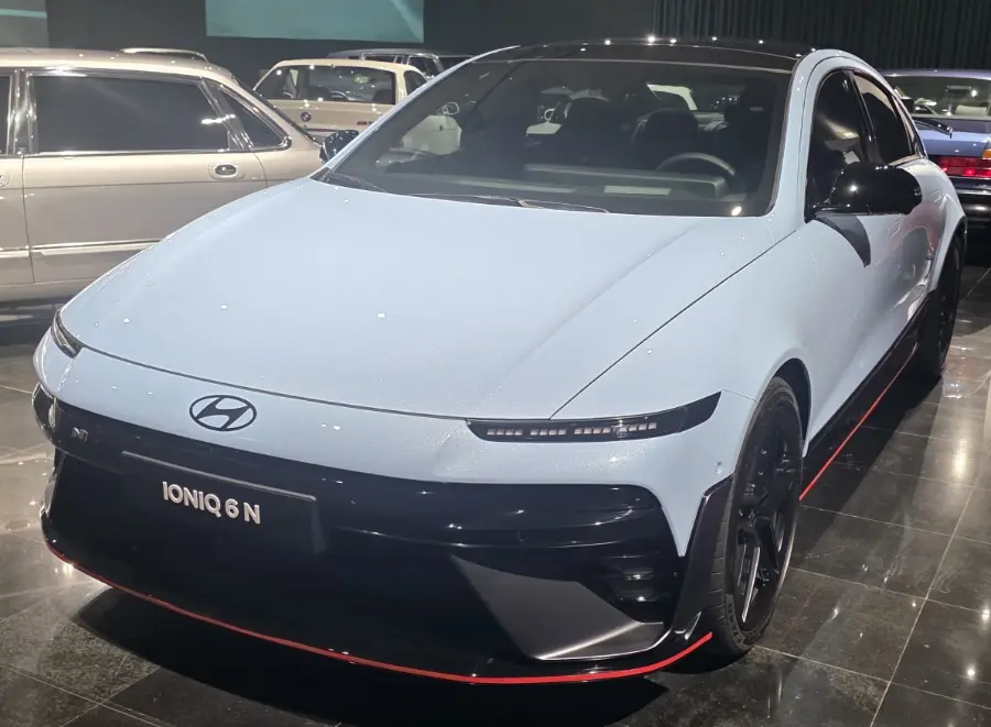 Hyundai IONIQ 6 사진 1