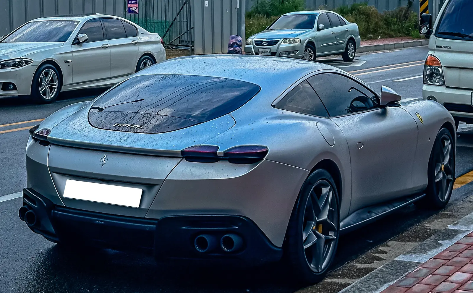 Ferrari Roma 사진 2