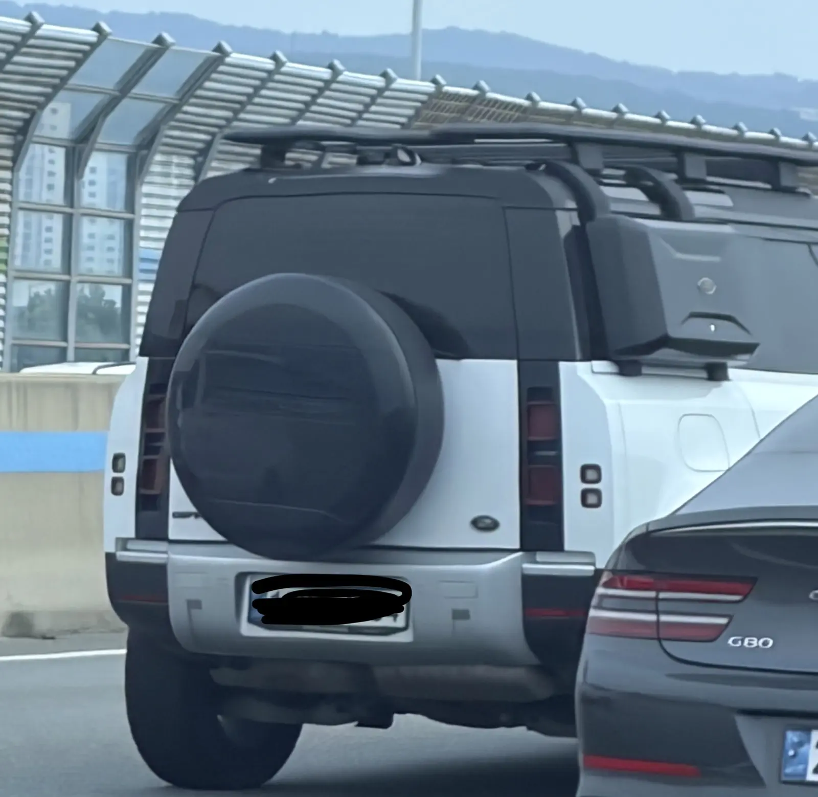 Land Rover Defender 사진 1