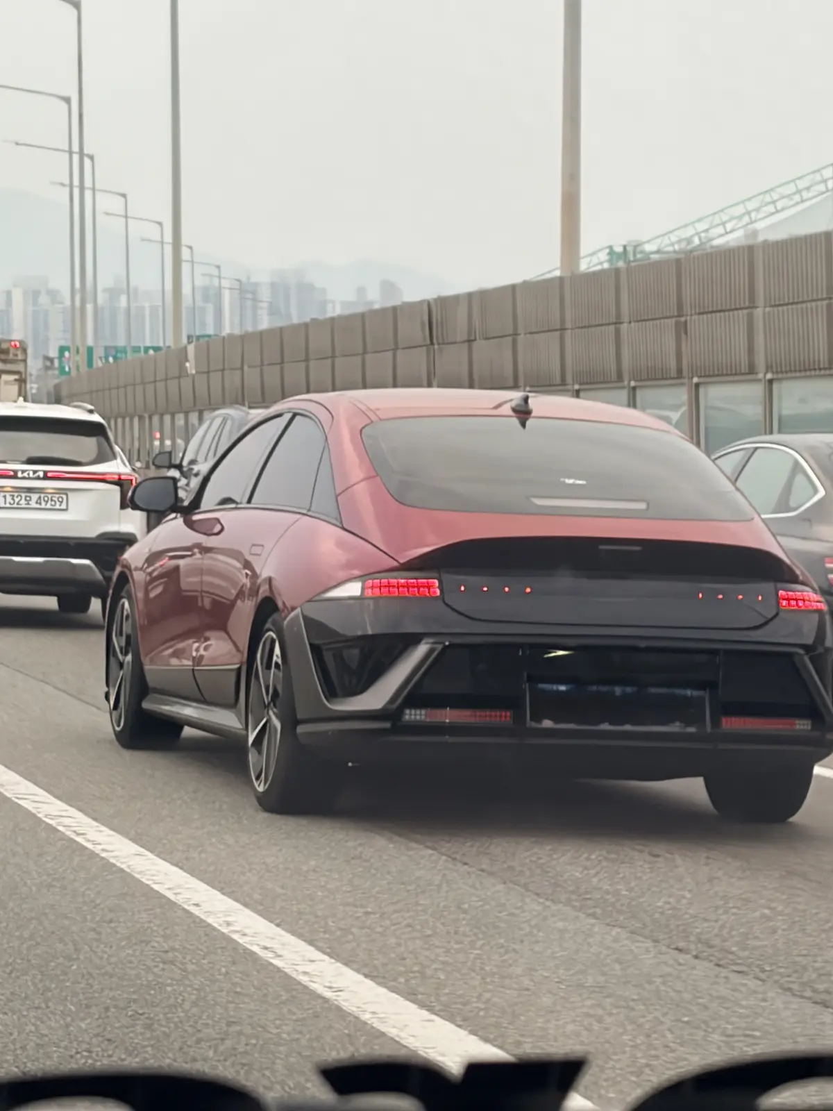 Hyundai IONIQ 6 사진 1