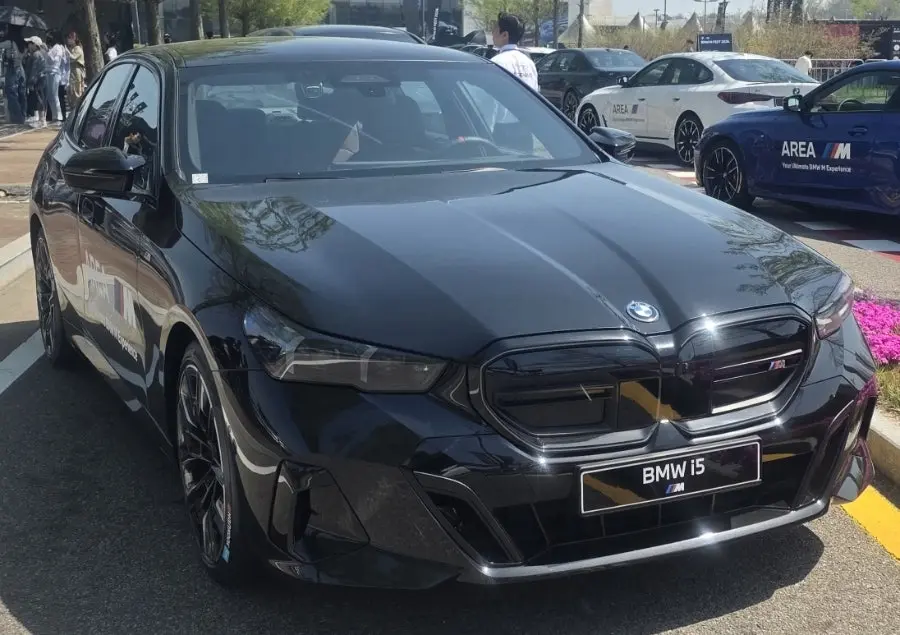 BMW i5 사진 1
