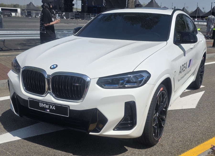 BMW X4 SPOT 게시글 이미지