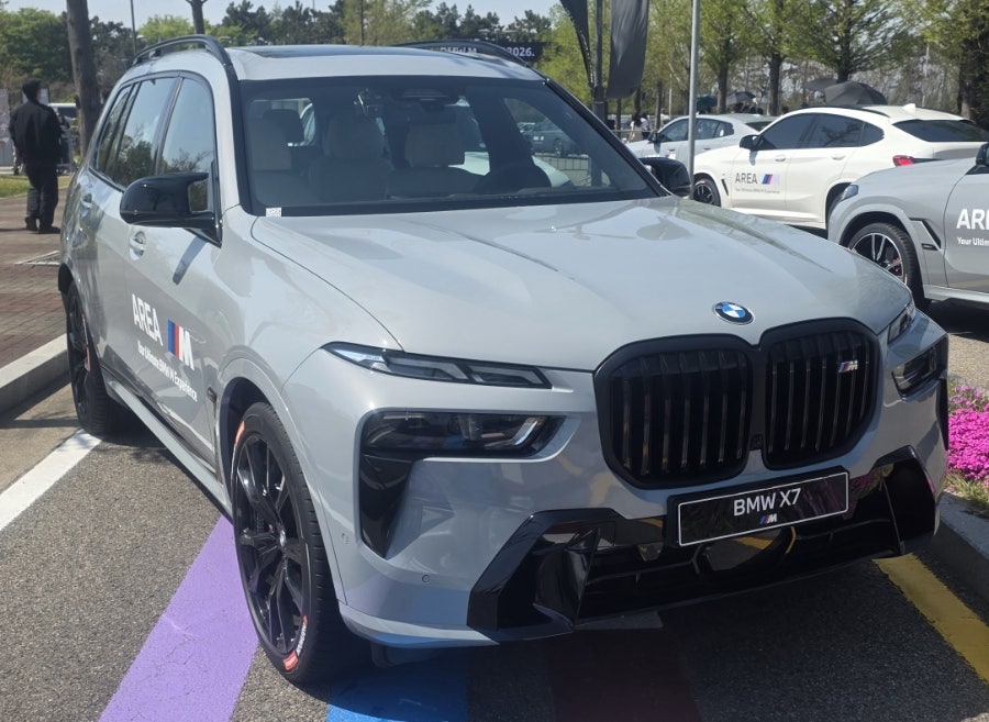 BMW X7 SPOT 게시글 이미지