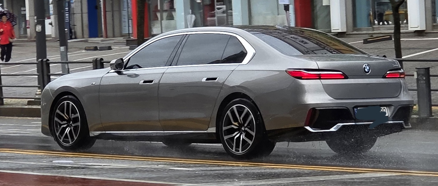 BMW 740i Sdrive 게시글 이미지
