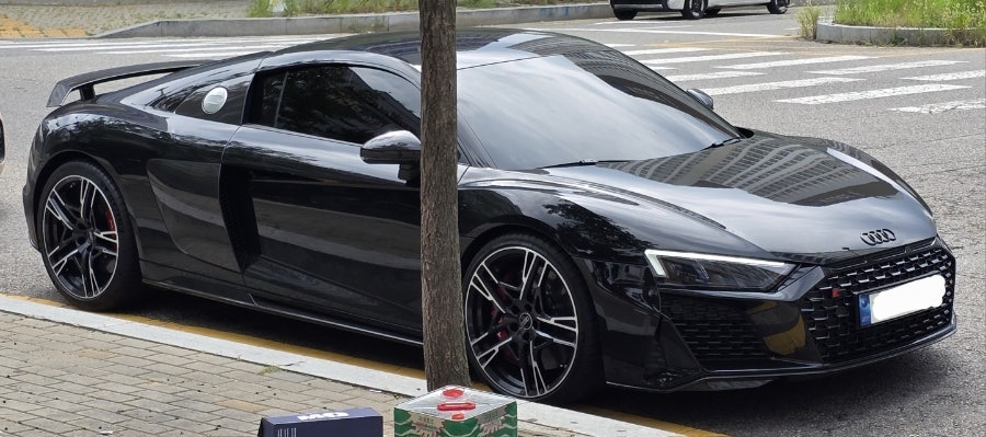 Audi R8 V10 Performance SPOT 게시글 이미지