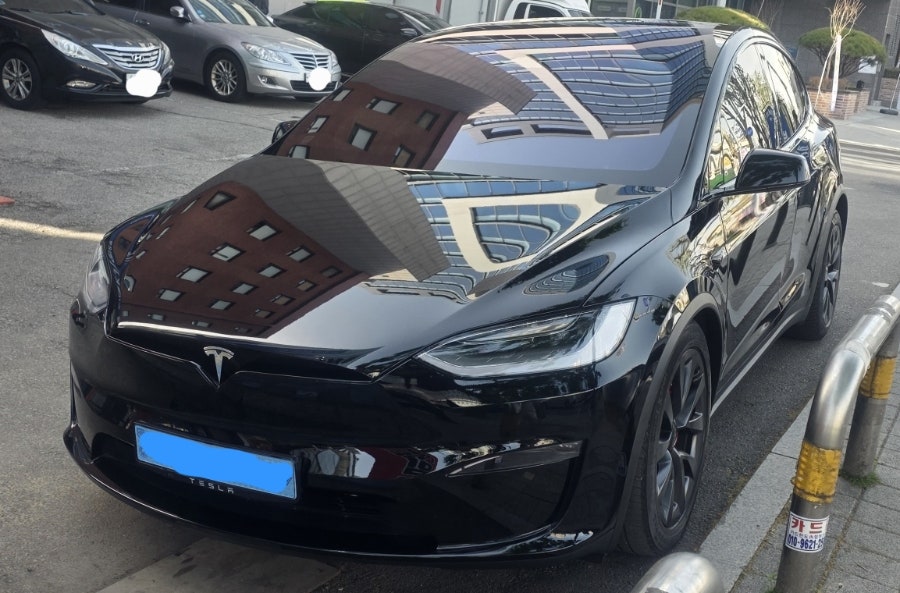 Tesla Model X SPOT 게시글 이미지