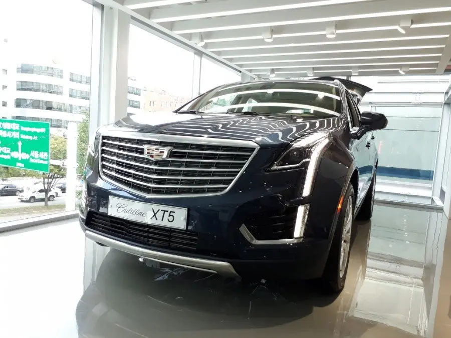 Cadillac XT5 사진 1