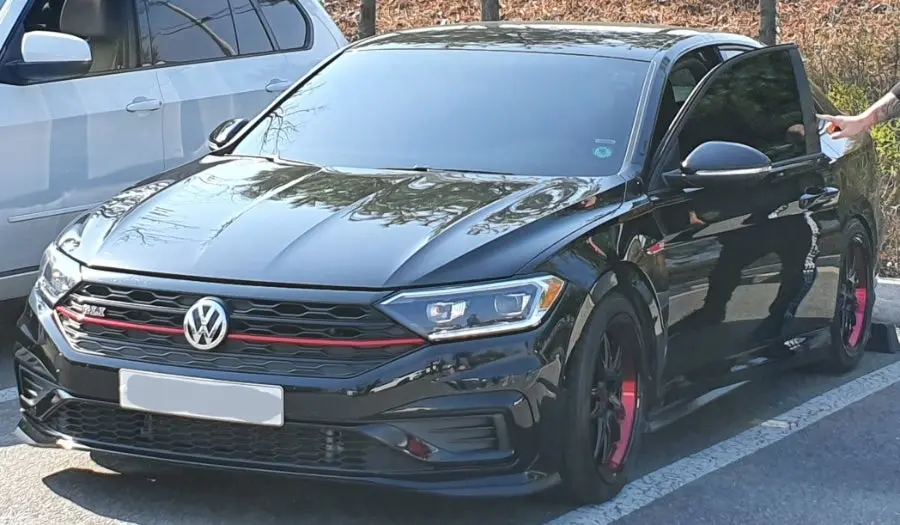 Volkswagen Jetta 사진 1