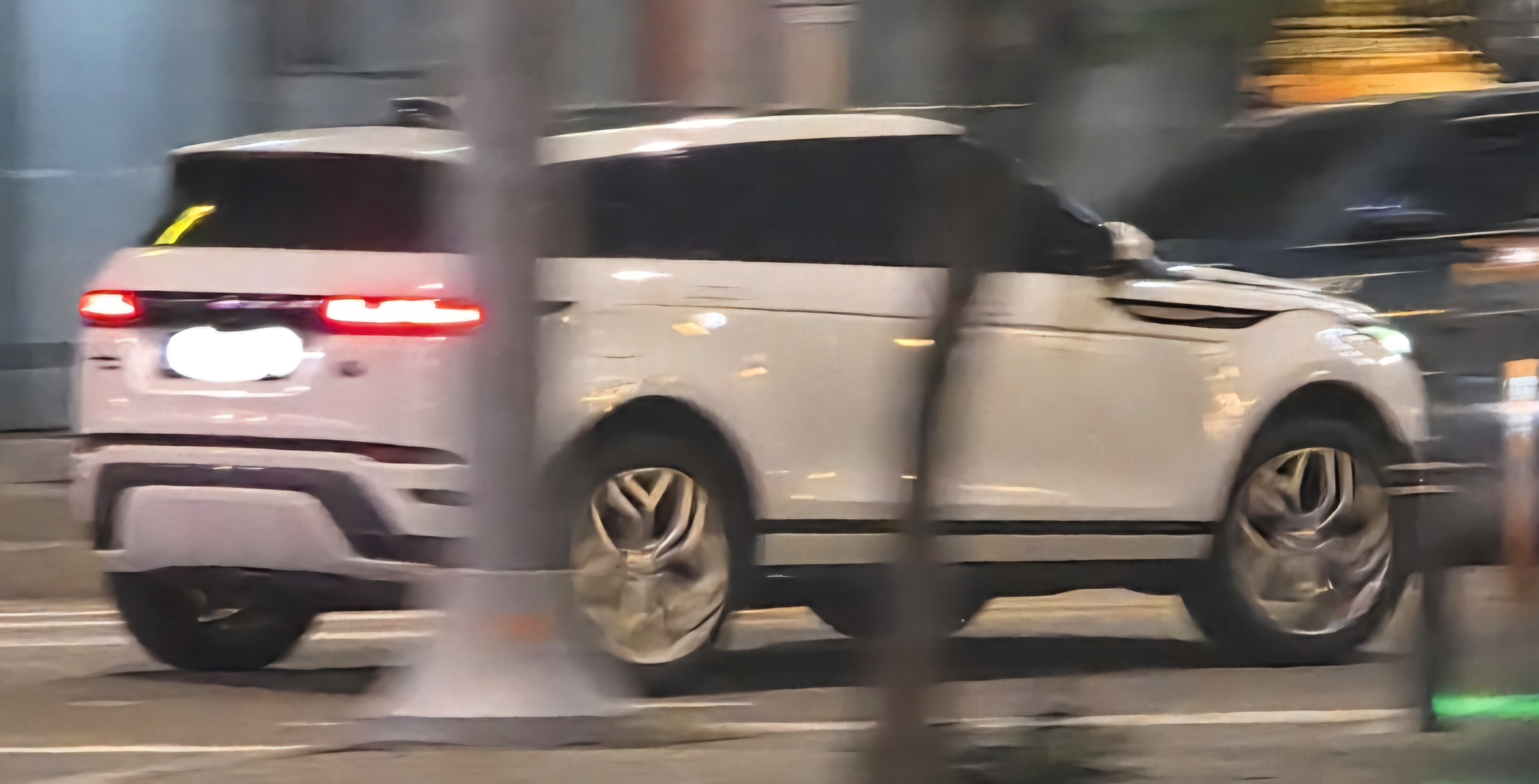 Land Rover Range Rover Evoque SPOT 대표 이미지